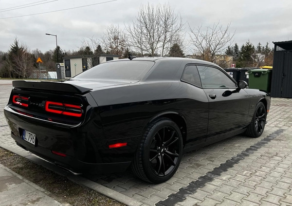 Dodge Challenger cena 120000 przebieg: 192000, rok produkcji 2017 z Lublin małe 46